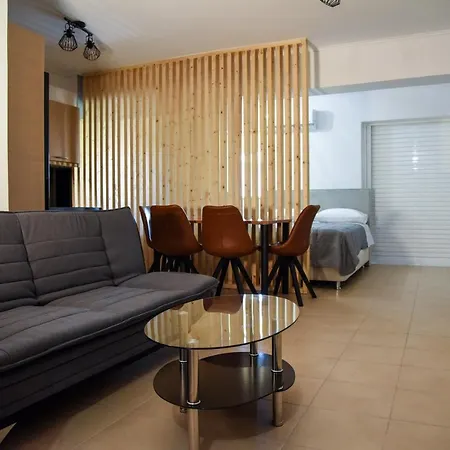 Priamos Apartment